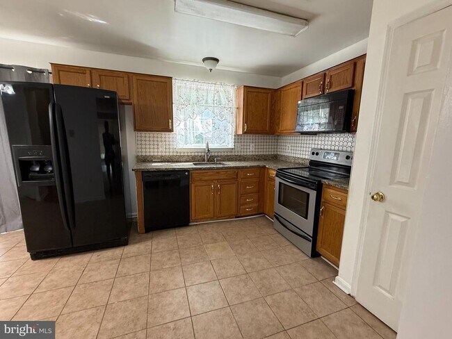 Foto del edificio - 4725 Pistachio Ln