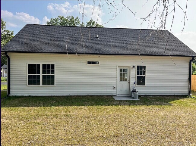 Building Photo - 1143 Plaid St