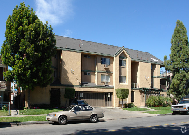 Building Photo - Chestnut Villas Apartments