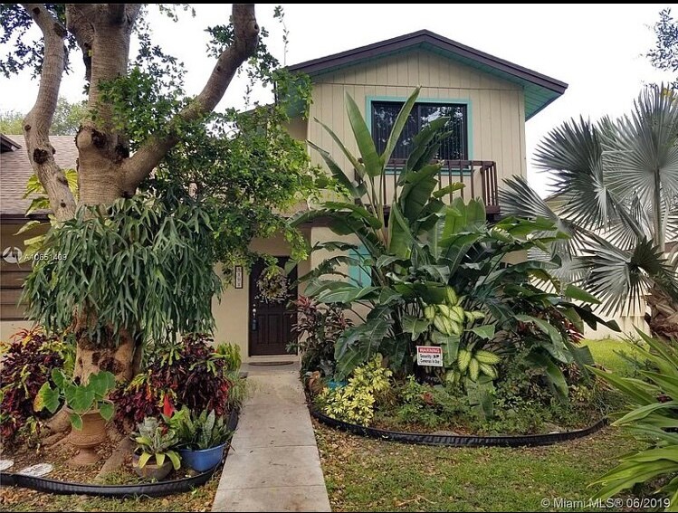 Foto principal - 191 NE 6th Ct