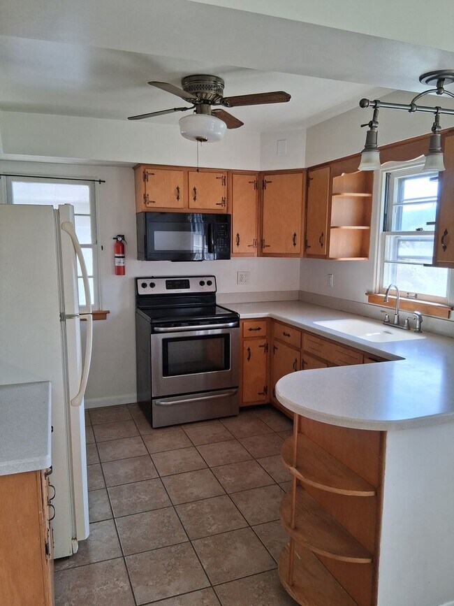 Foto del edificio - 3 BR/2 B  Single Family Home in suburb community of LaVale