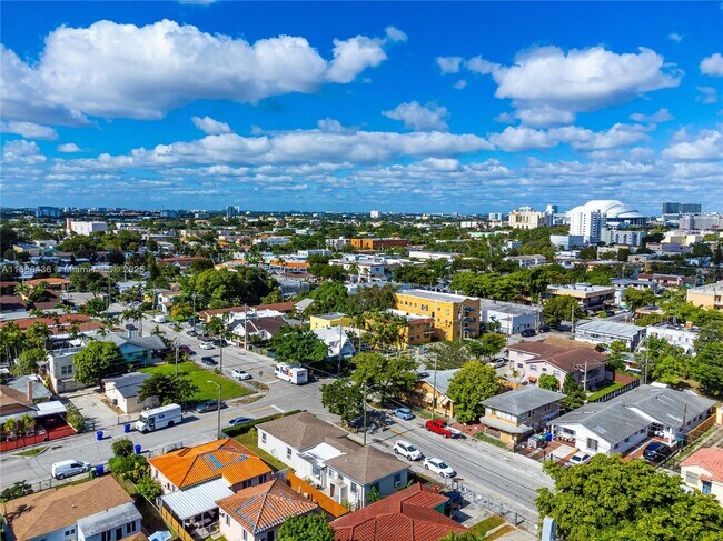 Foto del edificio - 1050 SW 9th St