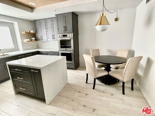 Foto del edificio - 2222 Neilson Wy