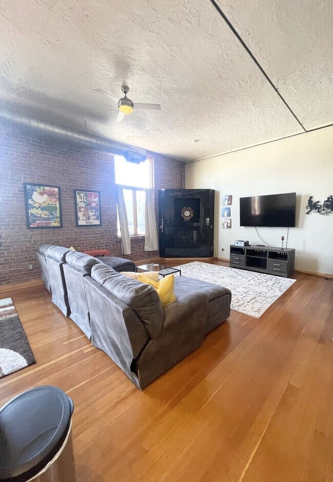 Foto del edificio - One-of-a-Kind Tejon Street Condo in Unbeatable Location! No Utility Setup Required!