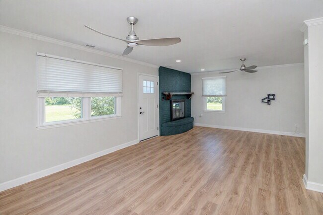 Foto del edificio - ADORABLE 3 BR | 1 BA Home in Dudley | Fully Renovated and Move-In Ready!