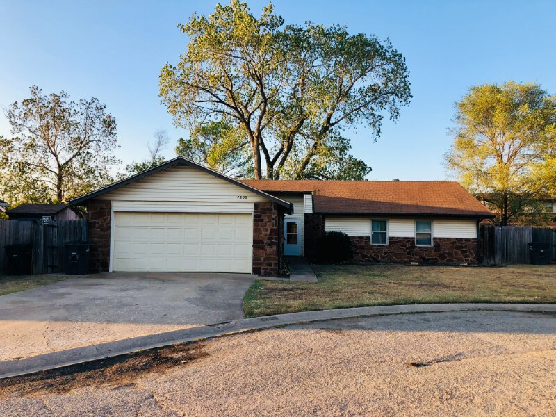 4206 Beacon Ct, Bartlesville, OK 74006 House for Rent in Bartlesville, OK