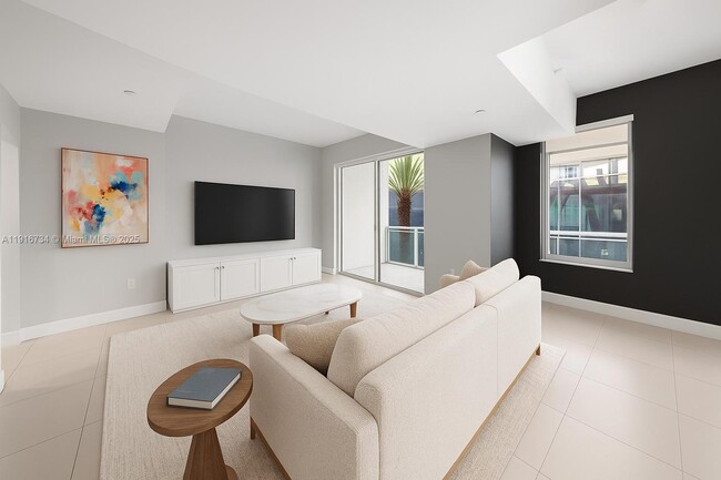 Building Photo - 950 Brickell Bay Dr