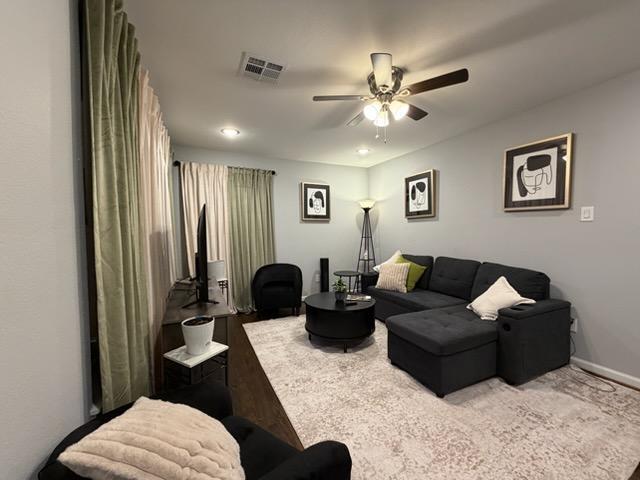 Foto del edificio - 317 E 39th St