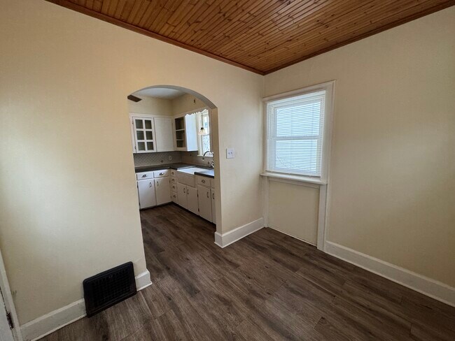 Foto del edificio - 1442 Plain Ave NE