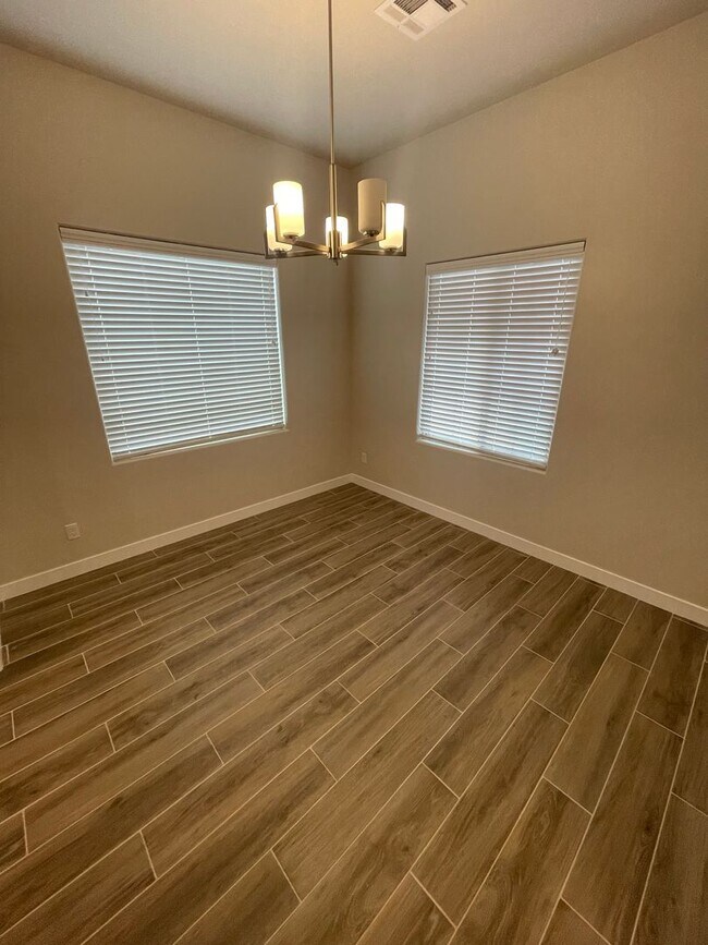 Foto del edificio - Gorgeous Like New Build, 3 Bedroom/2 Bath ...