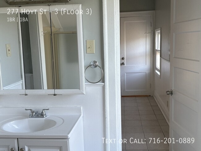 Building Photo - 277 Hoyt St