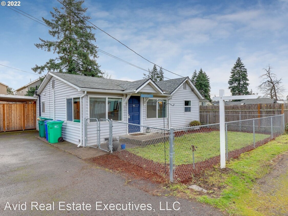 2 br, 1 bath House 10020 SE Brandeis St. House Rental in Clackamas