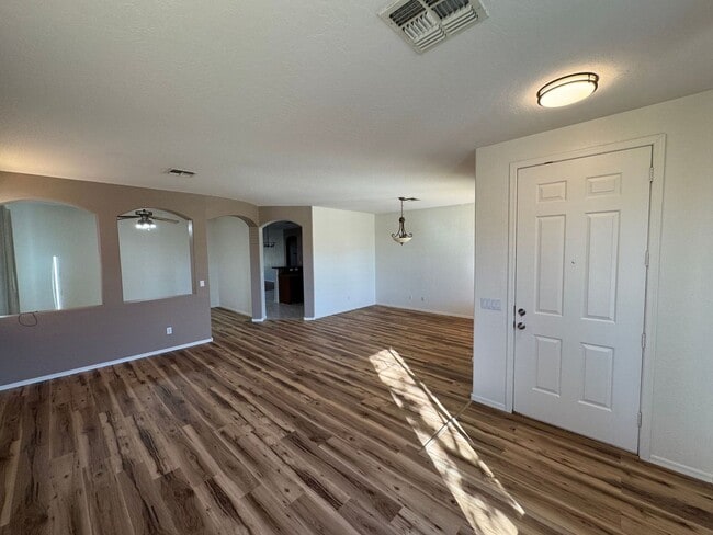 Photo - 1522 E Ebony Pl House