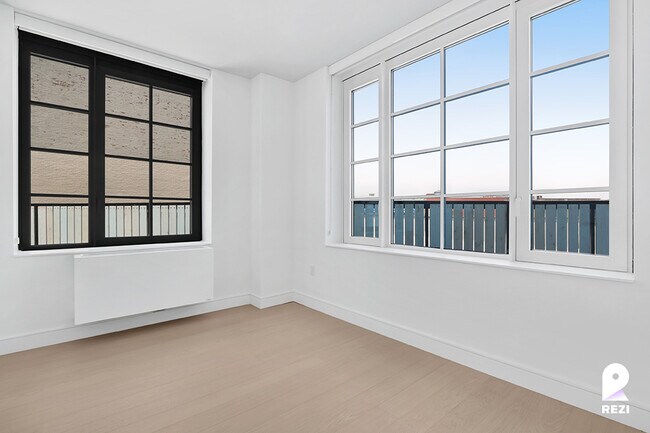 Foto del edificio - 36-20 Steinway St