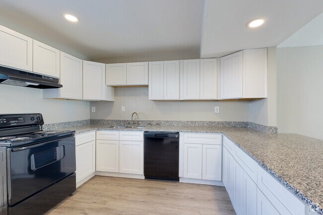 2BR, 1.5BA - Ashby Gardens