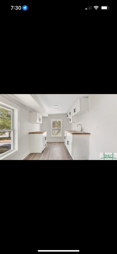 Building Photo - 502 W 48th St