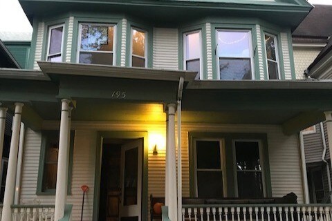 Foto del edificio - 195 Anderson Pl