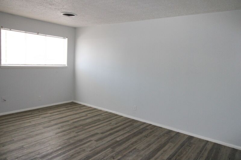 Foto principal - 6611 E Latimer Pl