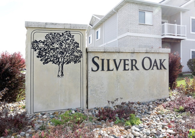 Building Photo - Silver Oak Condos
