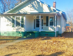 Building Photo - 142 Windsor Ave