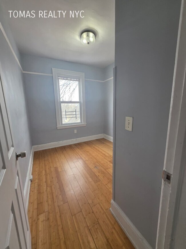 Foto del edificio - 16 Sherwood Ave