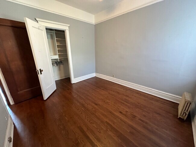 Foto del edificio - 2351 N Cleveland Ave