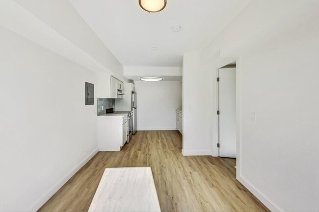 Building Photo - Newly renovated apartment at Oakbrook! 2 M...