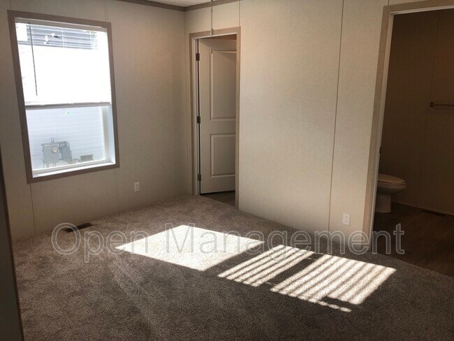 Foto del edificio - 301 Mantle Ave