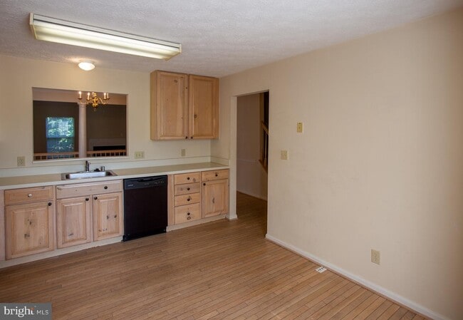 Building Photo - 101 Healy Ct