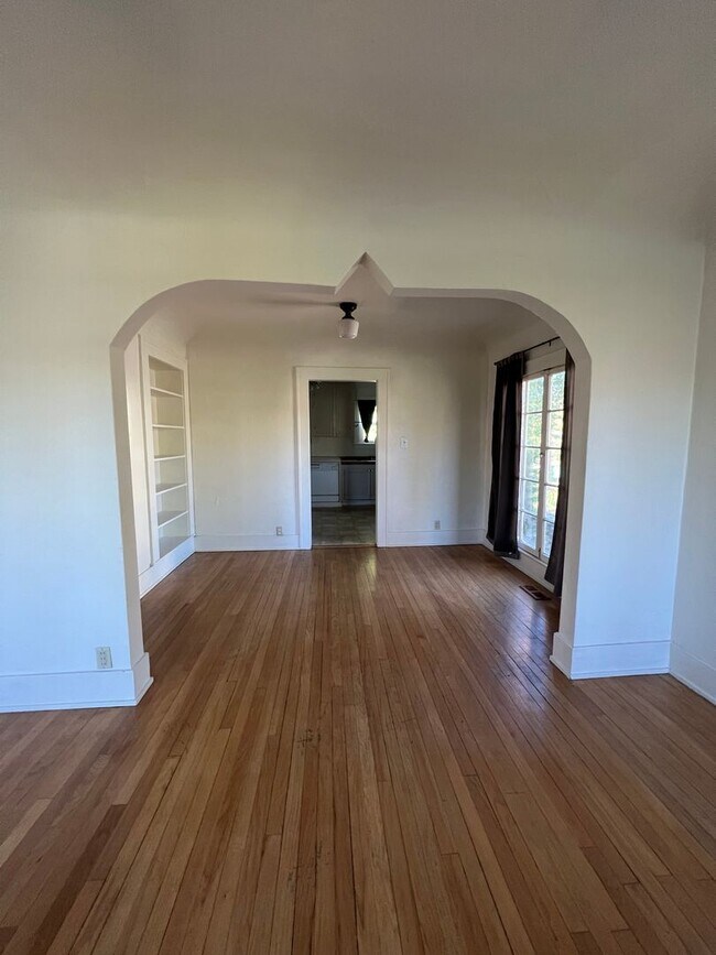 Foto del edificio - 2 Bedroom 1 Bathroom Home - Located Near D...