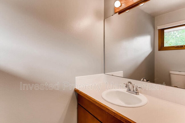 Building Photo - 220 Hopi Pl