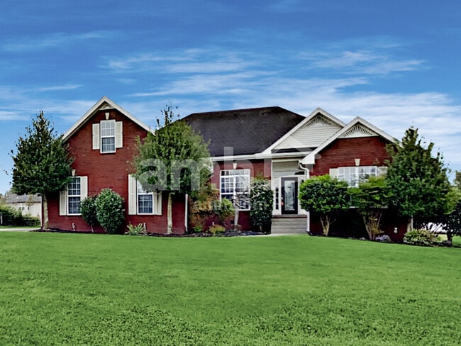 Building Photo - 201 Fox Hunt Ln