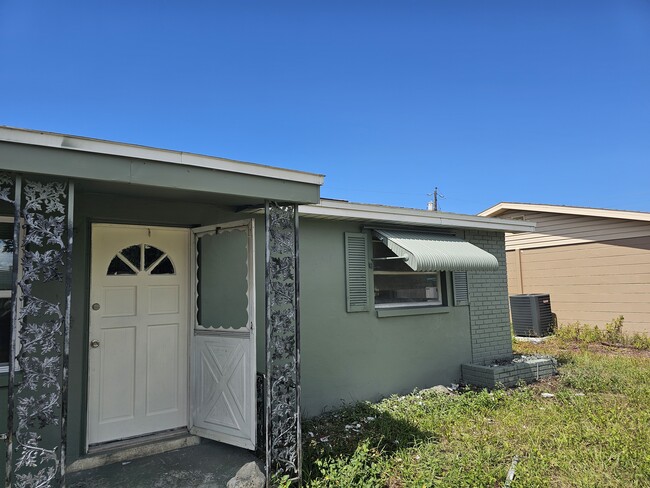 Building Photo - 1433 Brightwell Dr