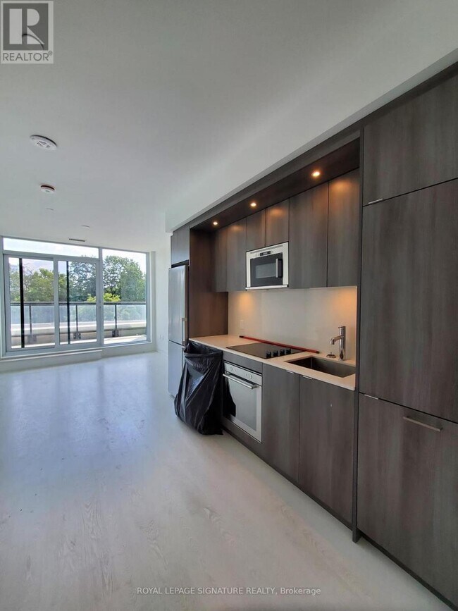 Photo du bâtiment - 30 Inn On The Pk Dr