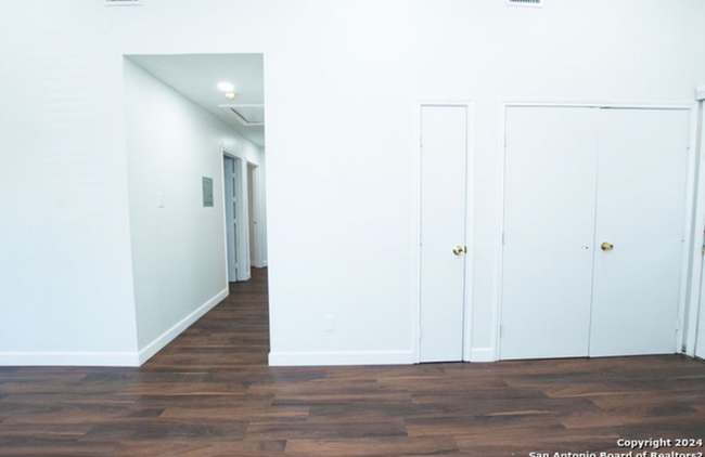 Building Photo - 4927 Fortuna