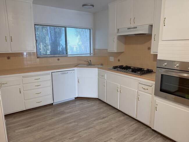 Foto del edificio - 330 E Fairview Ave