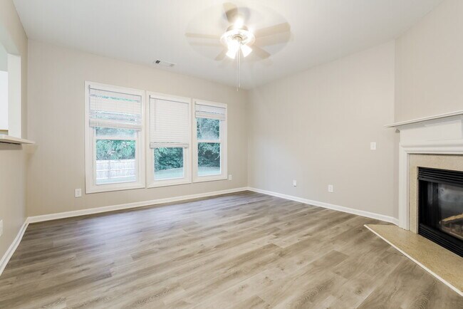 Building Photo - 3763 Uppark Dr