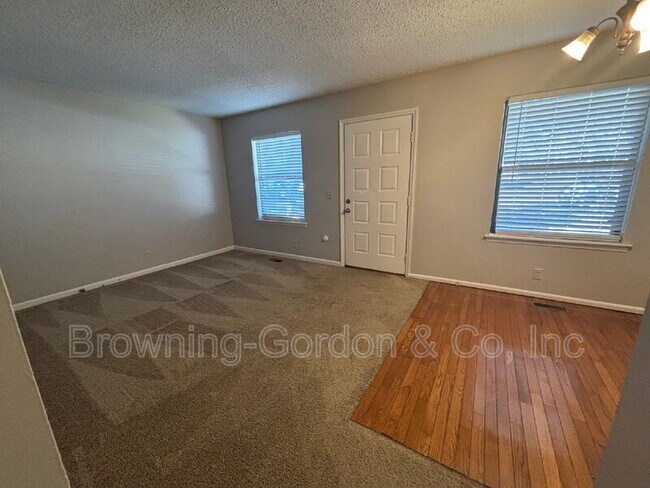 Building Photo - 567 Cedar Dr