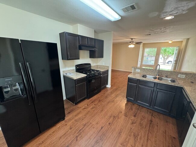 Building Photo - 18746 Dennington Dr