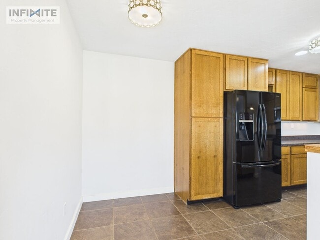 Building Photo - Great Four Bedroom! First Month Half Off!!