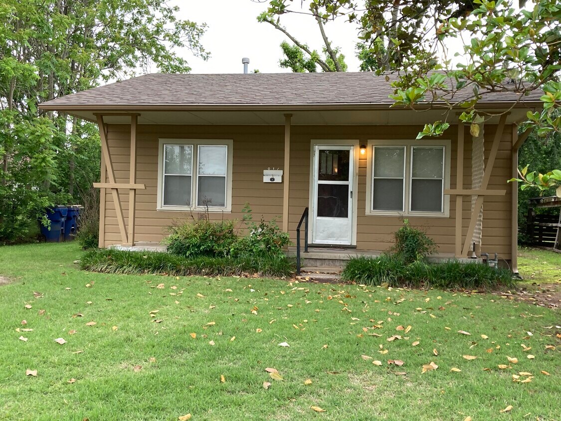 816 S 20th St, Chickasha, OK 73018 House Rental in Chickasha, OK