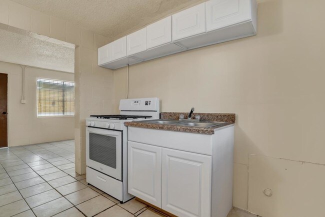 Building Photo - 4709 Maxwell