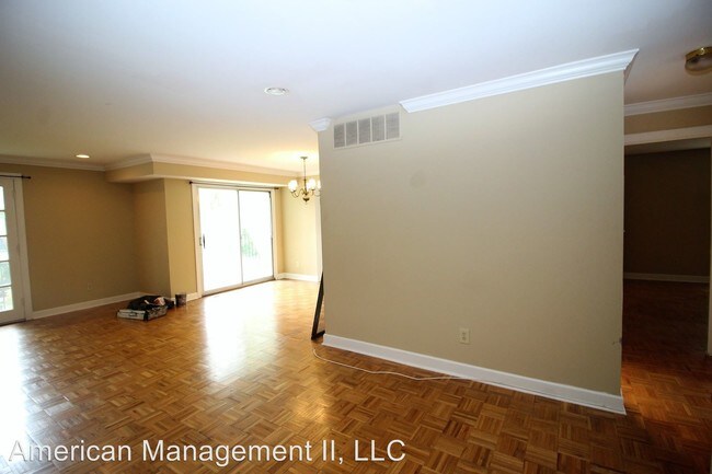 Building Photo - 329 Homeland Southway