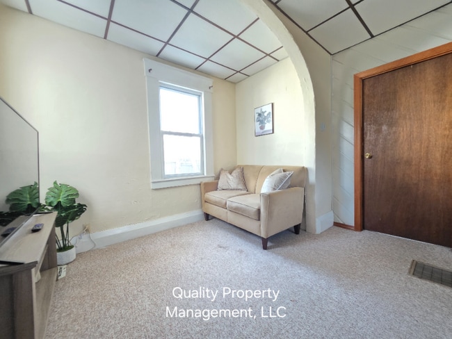 Building Photo - 82 Fourth St