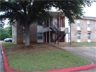 Primary Photo - 1600 E Murchison St