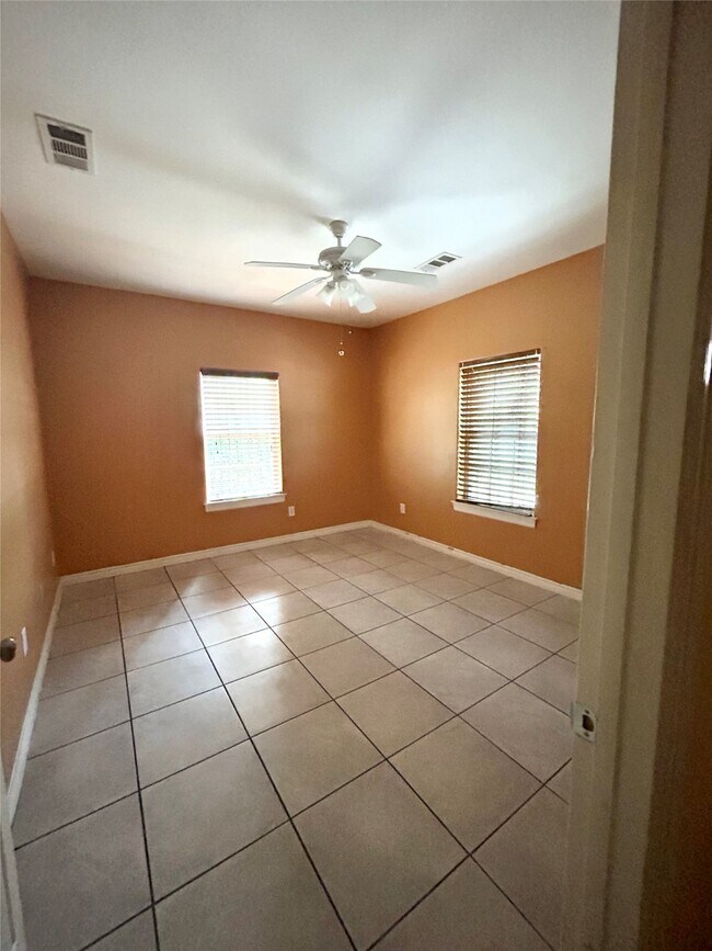 Foto del edificio - 1424 N Market Loop