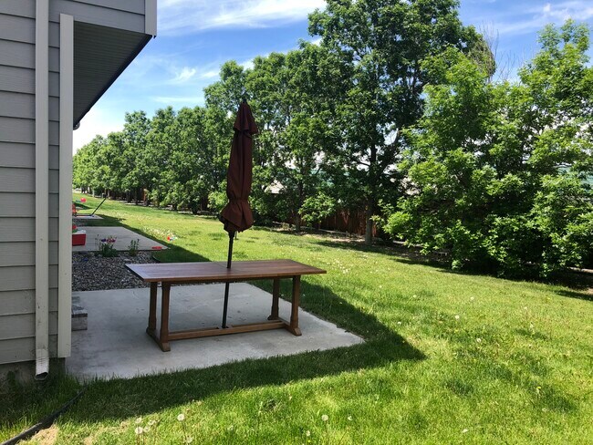Backyard / Concrete Patio & Pvcy Fence - 465 West Shore Drive