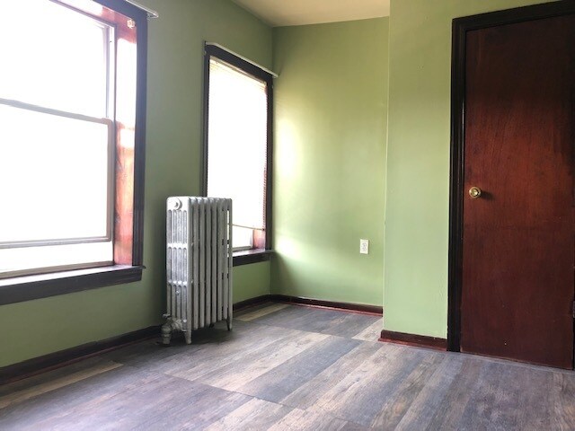Primary Photo - 160 Madison St