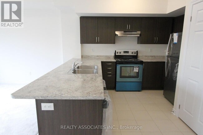 Building Photo - 1-11 Eaton Park Ln