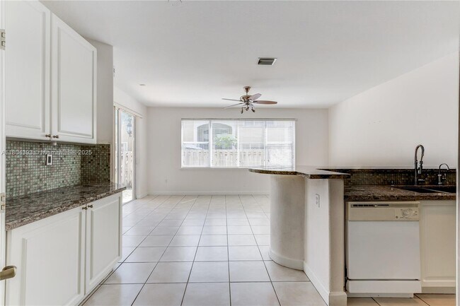 Building Photo - 5549 NW 113th Ct